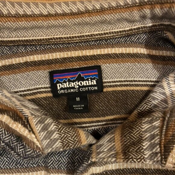 Patagonia Organic Cotton Button Up - Picture 2 of 3